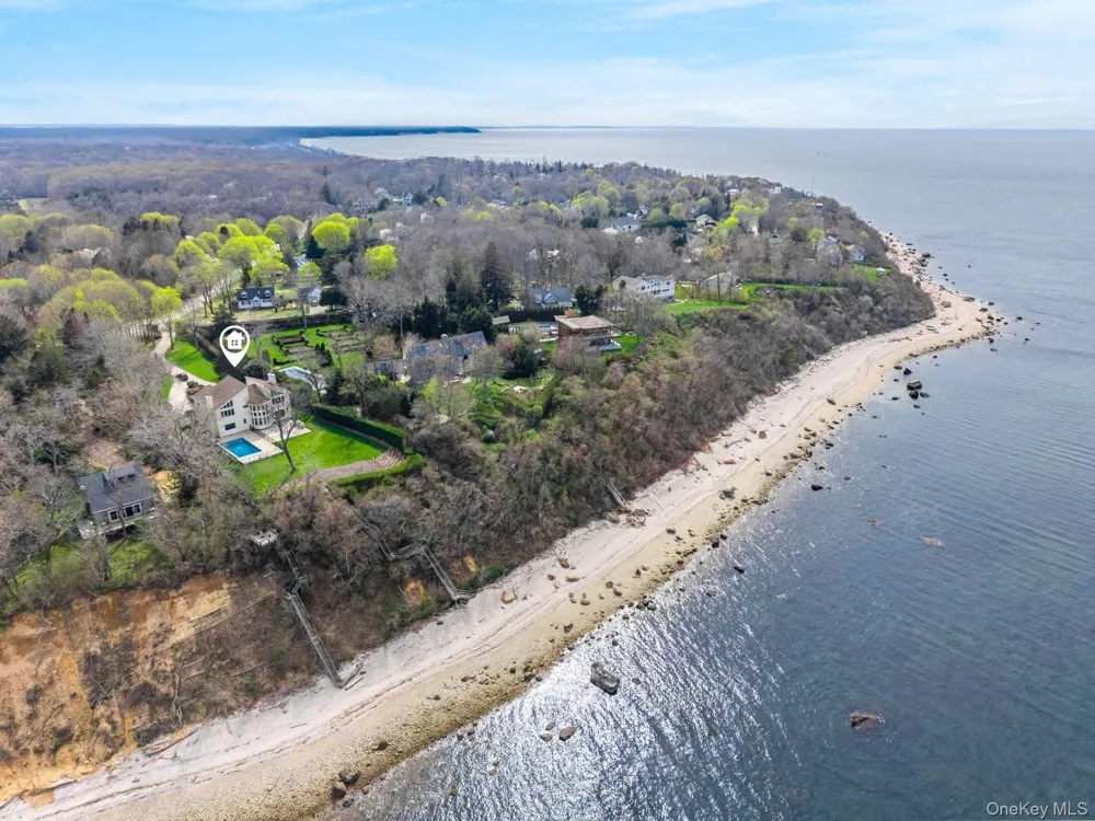 16125 Soundview Avenue Southold, NY 11971