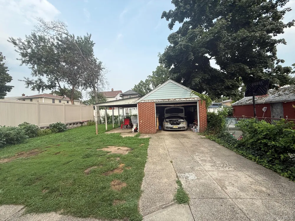 13619 220th Place Springfield Gardens, NY 11413