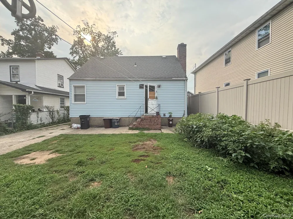 13619 220th Place Springfield Gardens, NY 11413