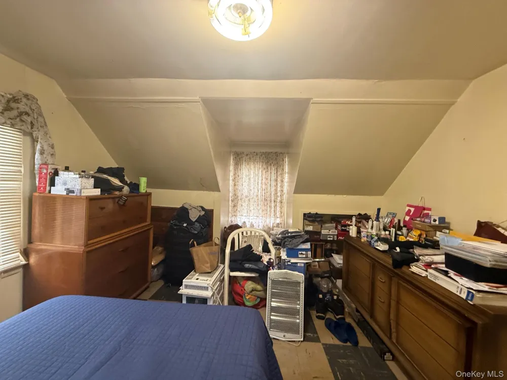 13619 220th Place Springfield Gardens, NY 11413