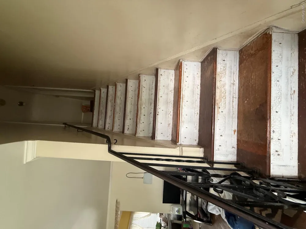 13619 220th Place Springfield Gardens, NY 11413