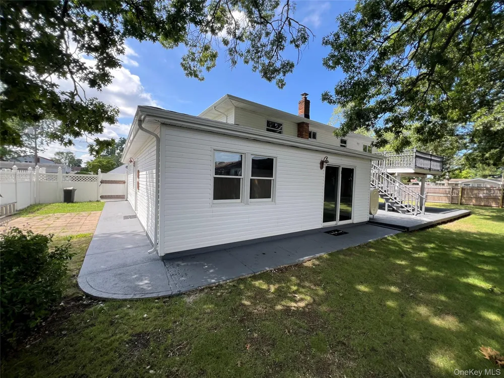 226 14th Avenue West Babylon, NY 11704