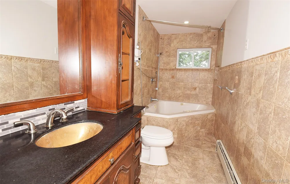226 14th Avenue West Babylon, NY 11704