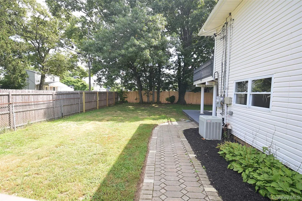 226 14th Avenue West Babylon, NY 11704