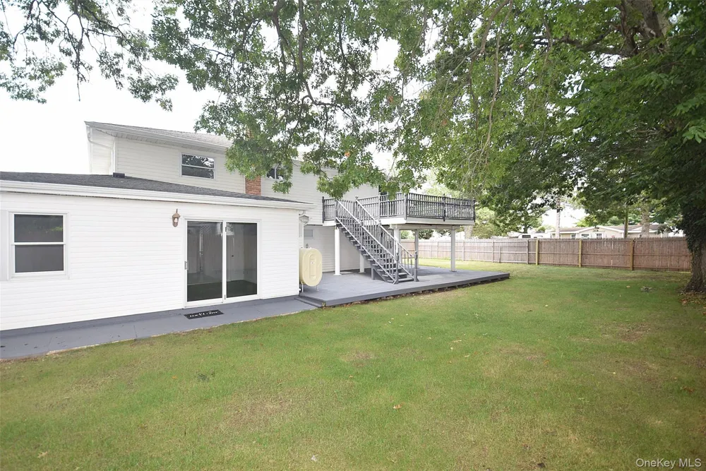 226 14th Avenue West Babylon, NY 11704