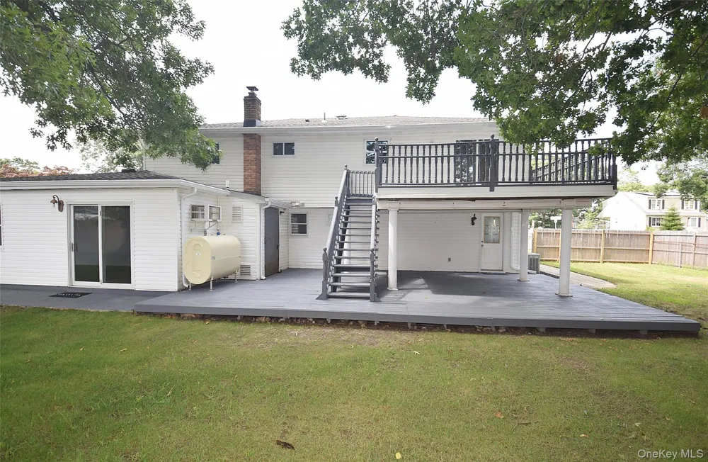 226 14th Avenue West Babylon, NY 11704