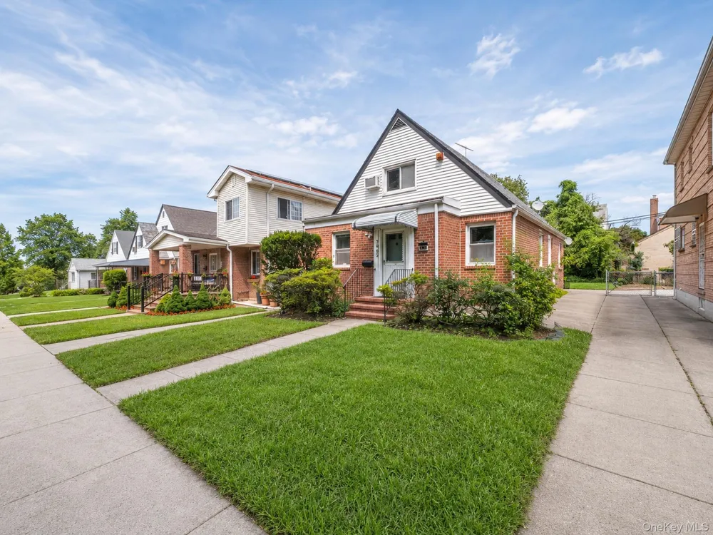 76-53 172nd Street Fresh Meadows, NY 11366