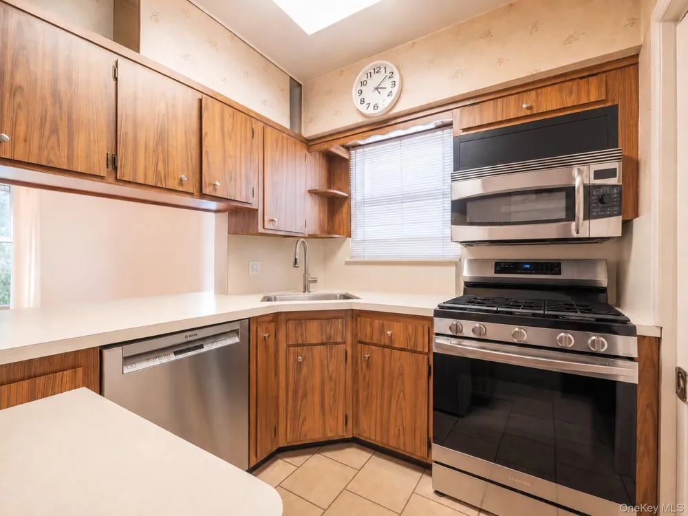 76-53 172nd Street Fresh Meadows, NY 11366