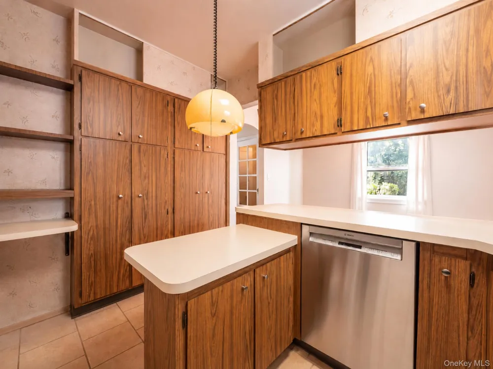 76-53 172nd Street Fresh Meadows, NY 11366