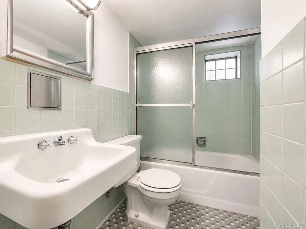 76-53 172nd Street Fresh Meadows, NY 11366