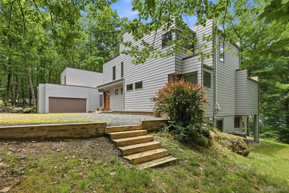 128 Broadmoor Drive Other, PA 18428