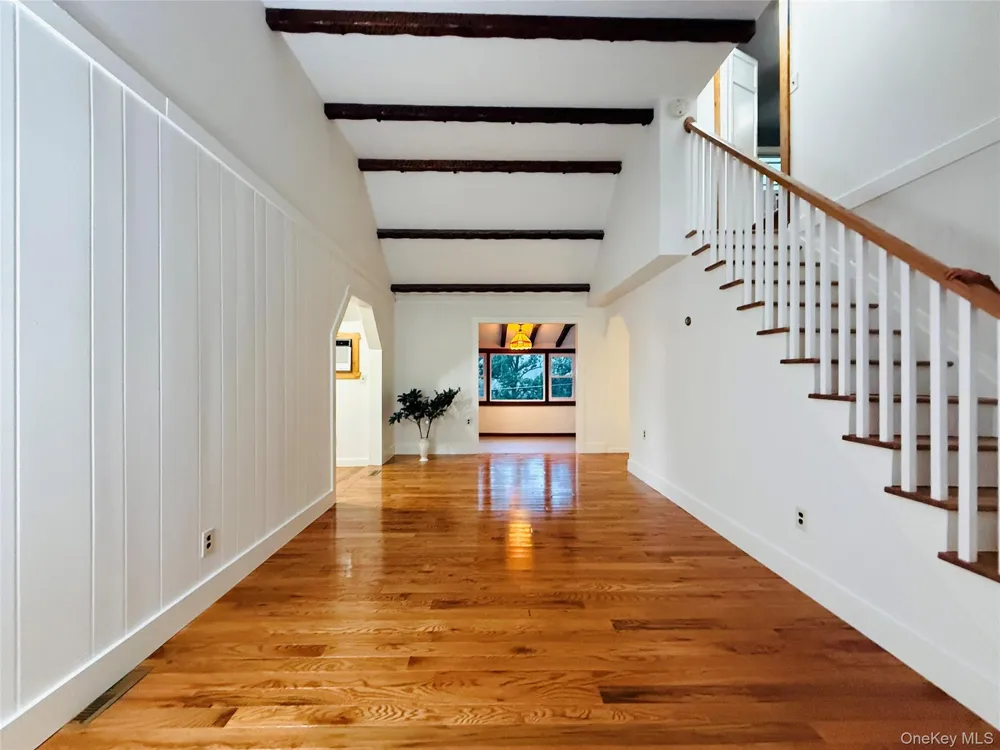 17 Mary Avenue Mahopac, NY 10541