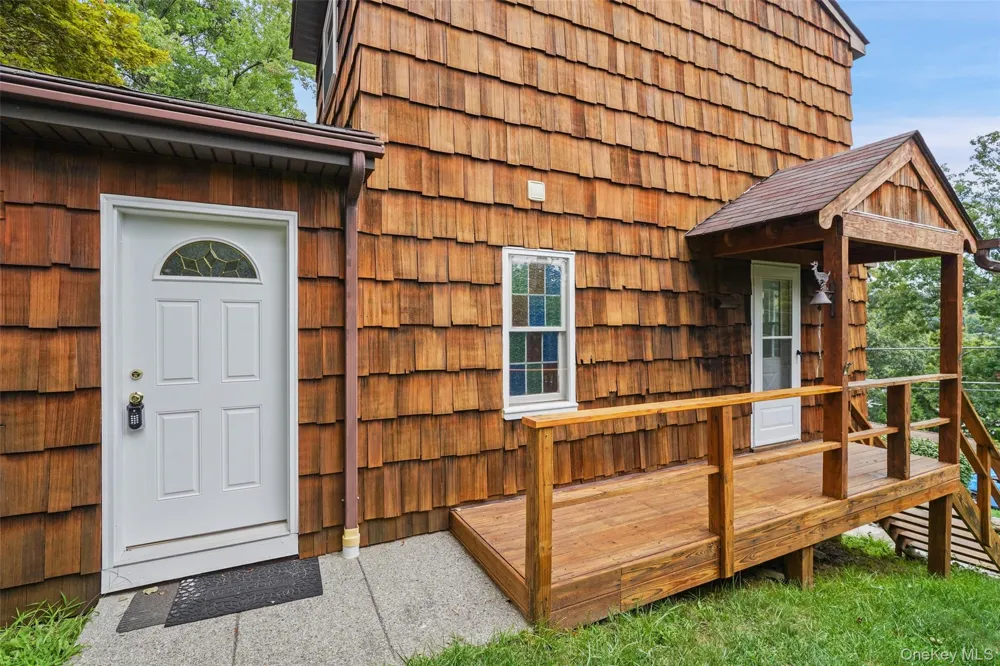 17 Mary Avenue Mahopac, NY 10541