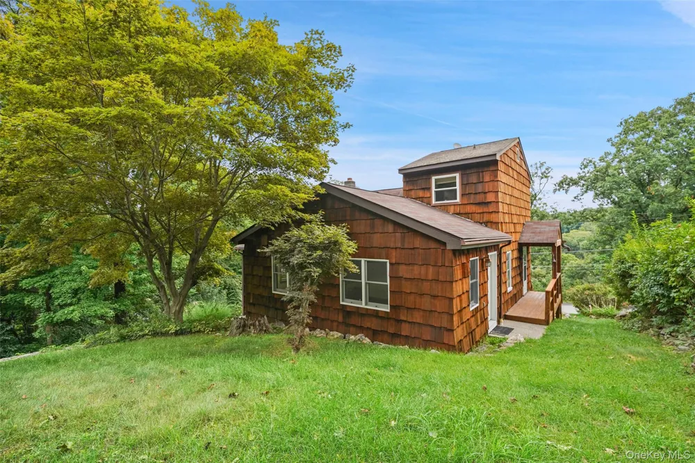 17 Mary Avenue Mahopac, NY 10541