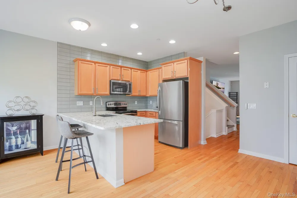 303 Bridgeview Drive Poughkeepsie, NY 12601