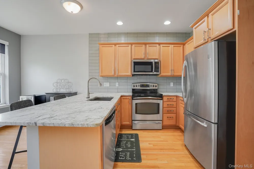 303 Bridgeview Drive Poughkeepsie, NY 12601