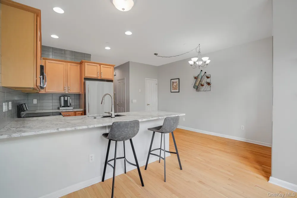 303 Bridgeview Drive Poughkeepsie, NY 12601