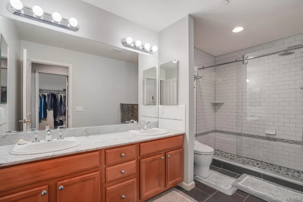303 Bridgeview Drive Poughkeepsie, NY 12601