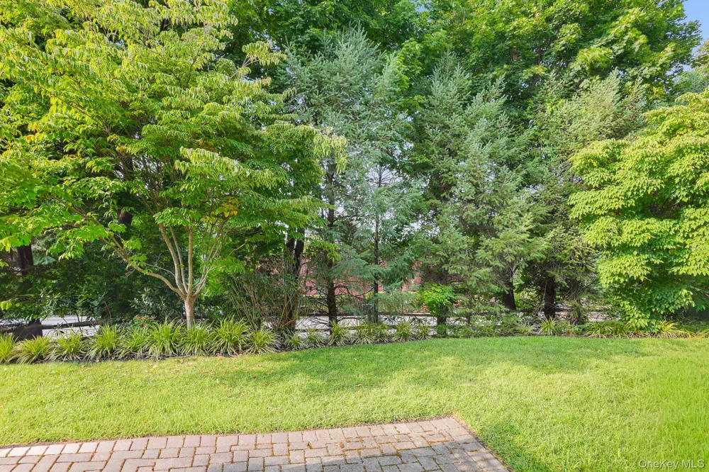 303 Bridgeview Drive Poughkeepsie, NY 12601
