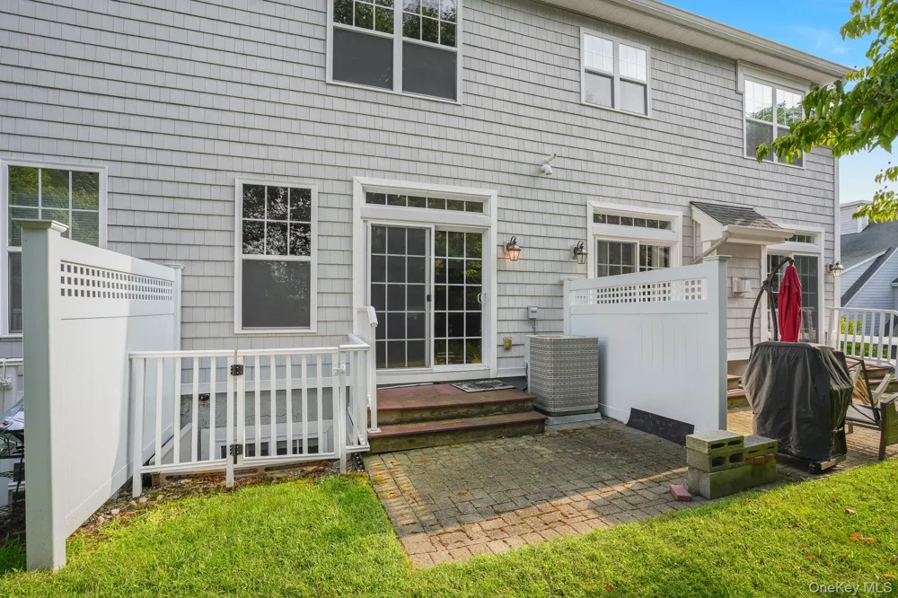 303 Bridgeview Drive Poughkeepsie, NY 12601