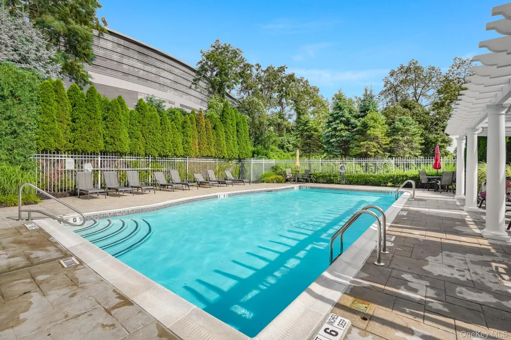 303 Bridgeview Drive Poughkeepsie, NY 12601