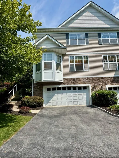 8 Green Court