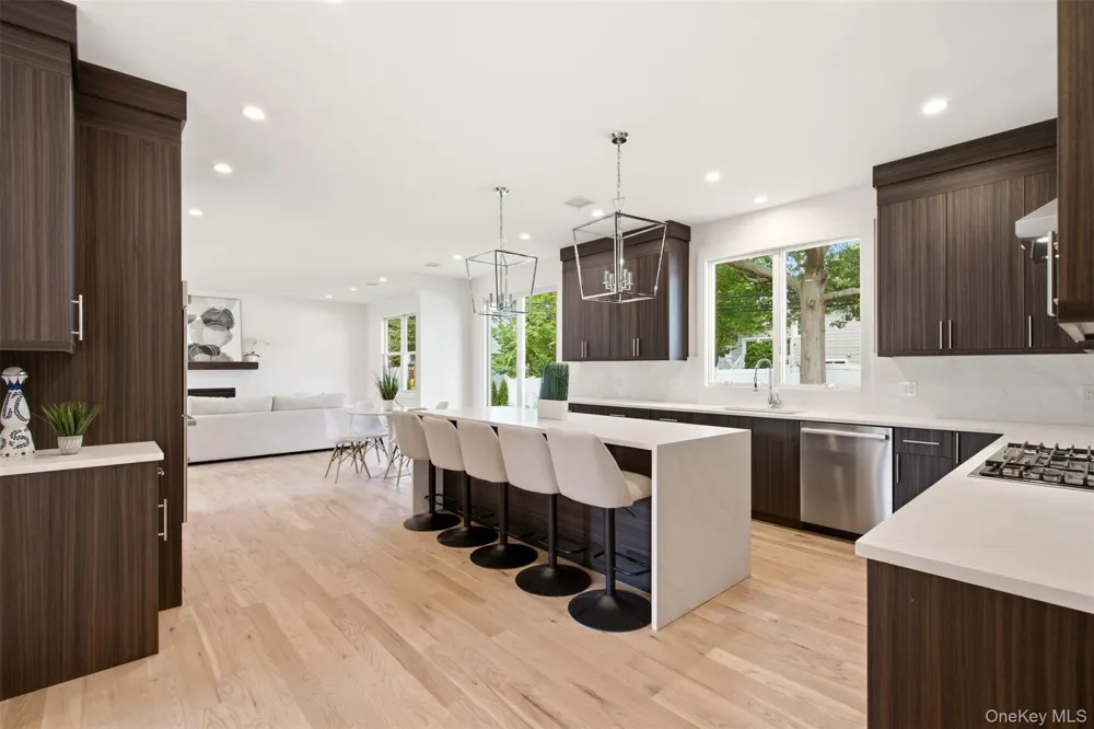 16 Otsego Place Jericho, NY 11753