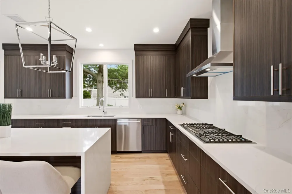 16 Otsego Place Jericho, NY 11753