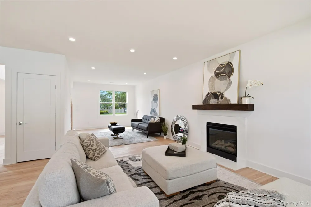 16 Otsego Place Jericho, NY 11753