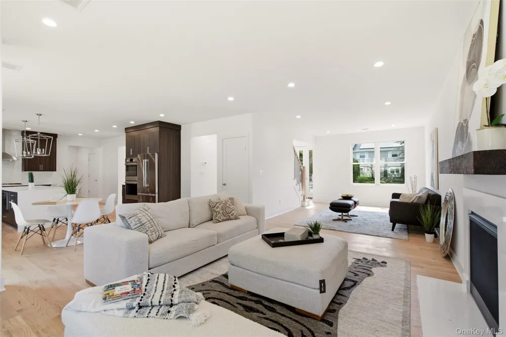 16 Otsego Place Jericho, NY 11753