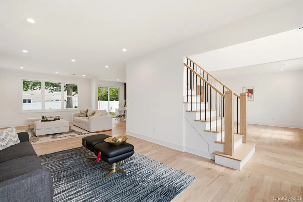 16 Otsego Place Jericho, NY 11753