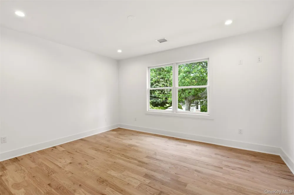 16 Otsego Place Jericho, NY 11753