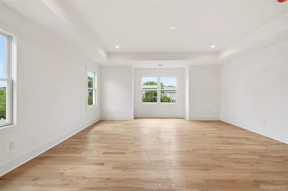 16 Otsego Place Jericho, NY 11753