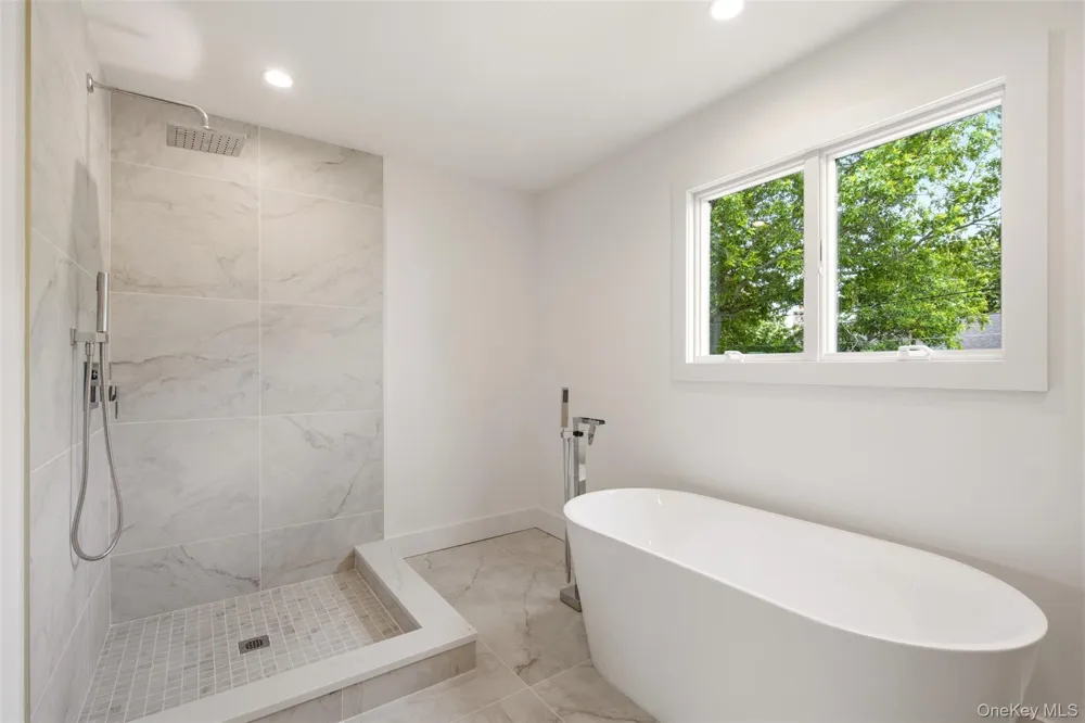 16 Otsego Place Jericho, NY 11753