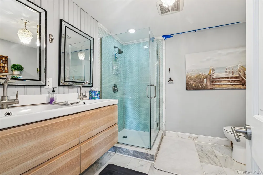 212 LUMBER LN Bridgehampton, NY 11932