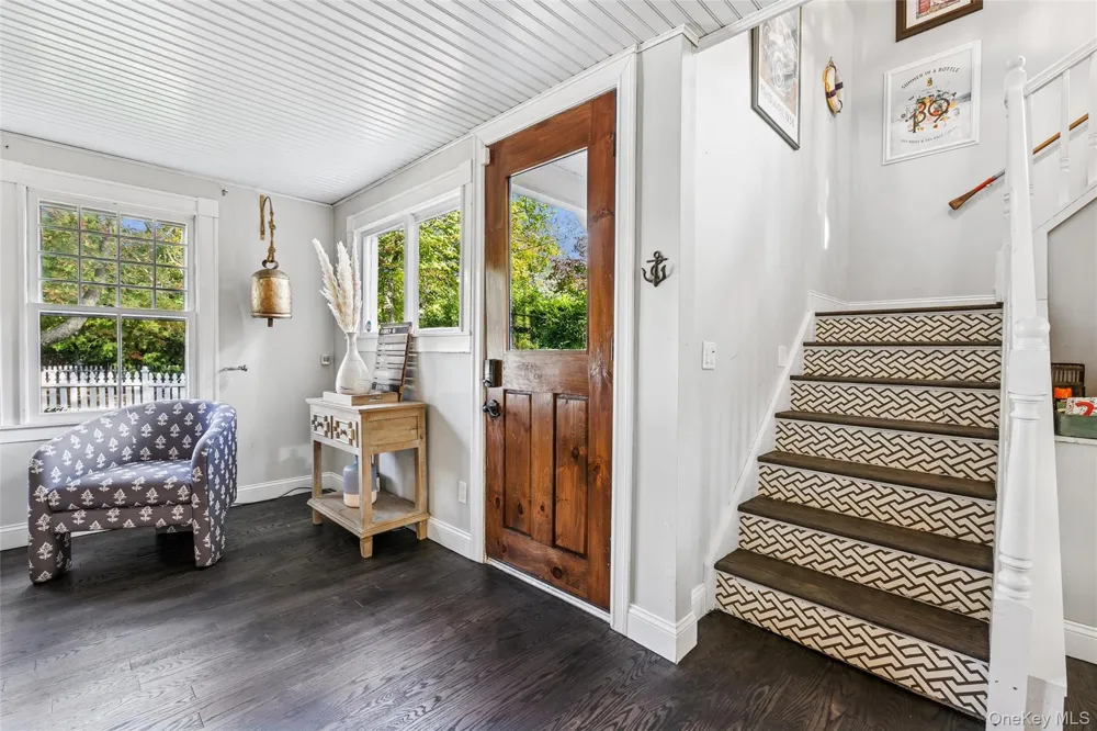 212 LUMBER LN Bridgehampton, NY 11932