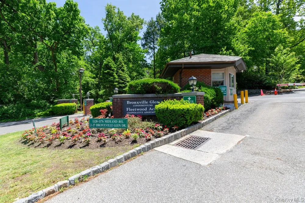 1376 Midland Avenue #801 Yonkers, NY 10708