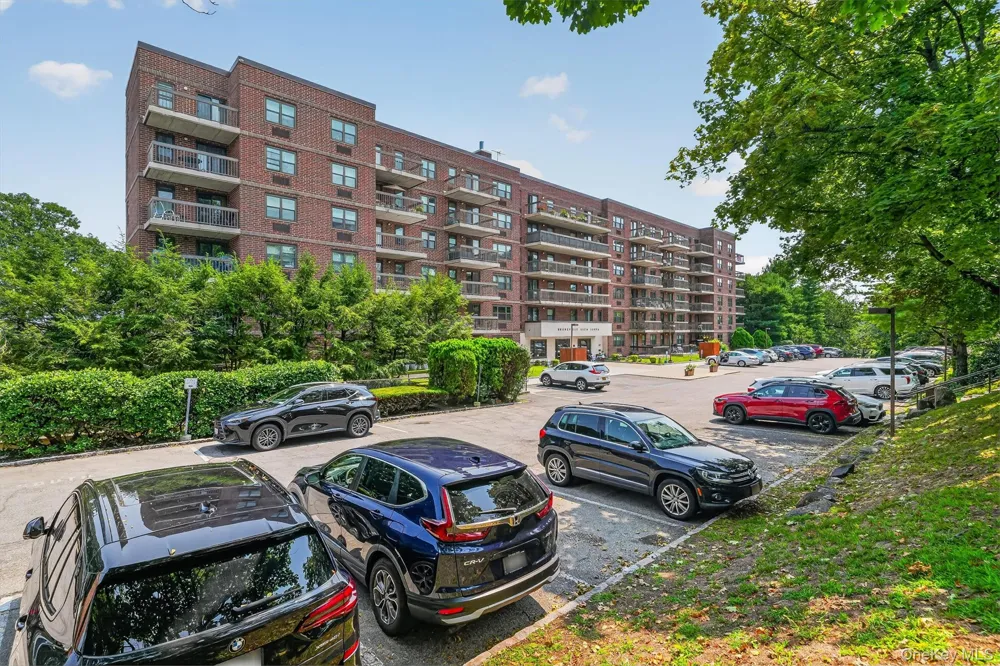 1376 Midland Avenue #801 Yonkers, NY 10708