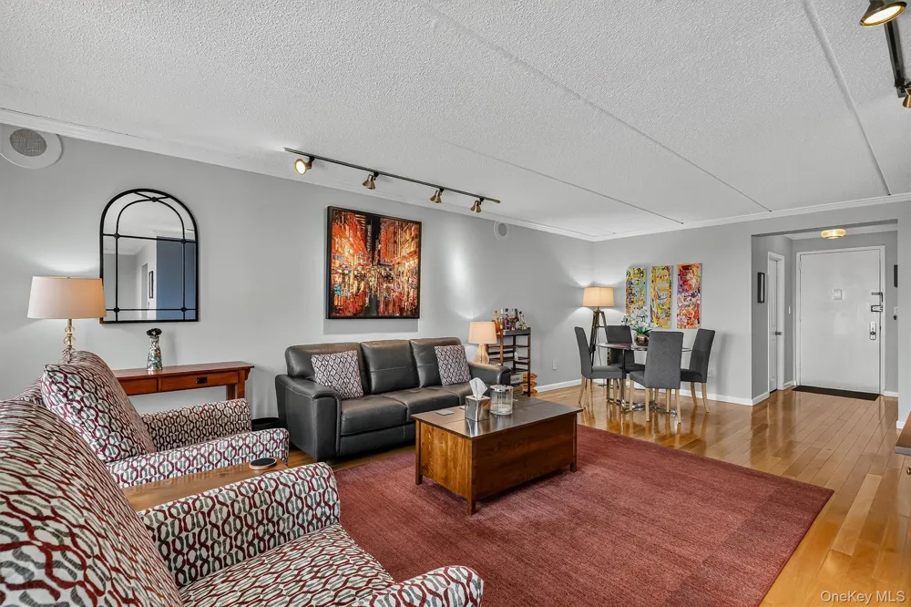 1376 Midland Avenue #801 Yonkers, NY 10708