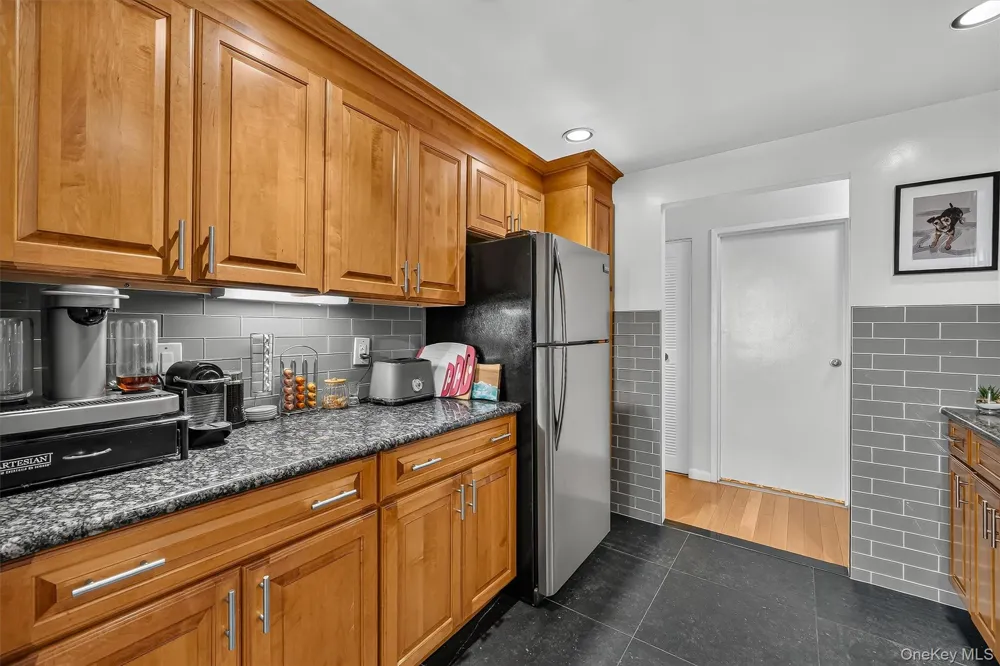 1376 Midland Avenue #801 Yonkers, NY 10708