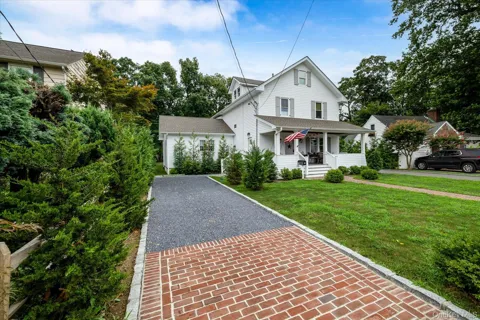 42 Woodland Avenue #Upper