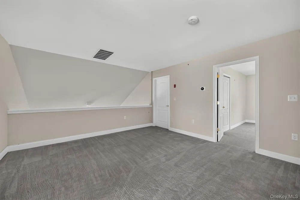 34 Hawthorne Drive Middletown, NY 10940