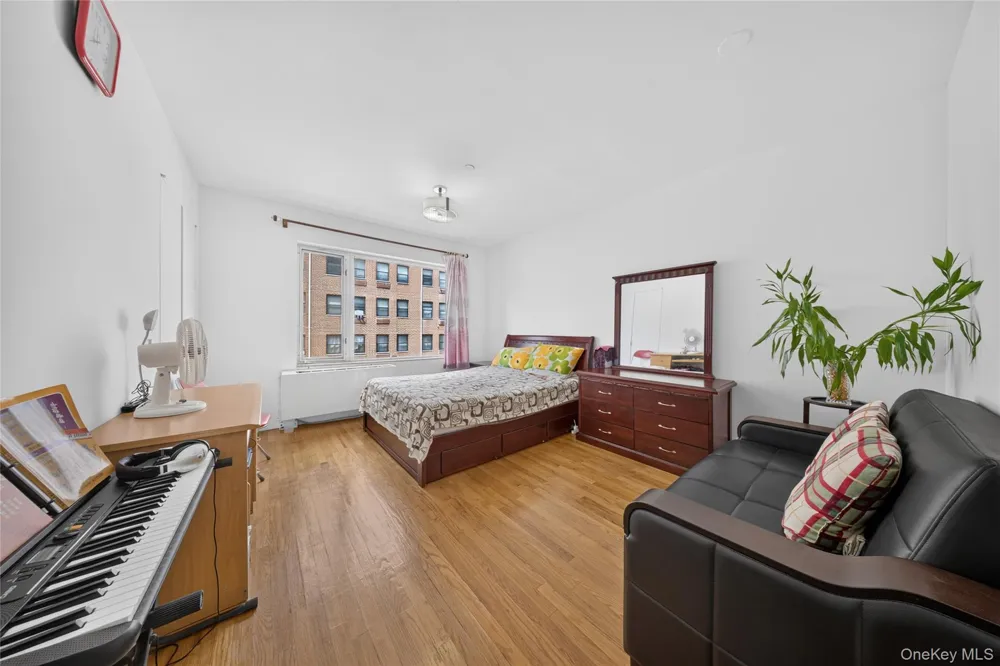 71-28 163rd Street #2A Fresh Meadows, NY 11365