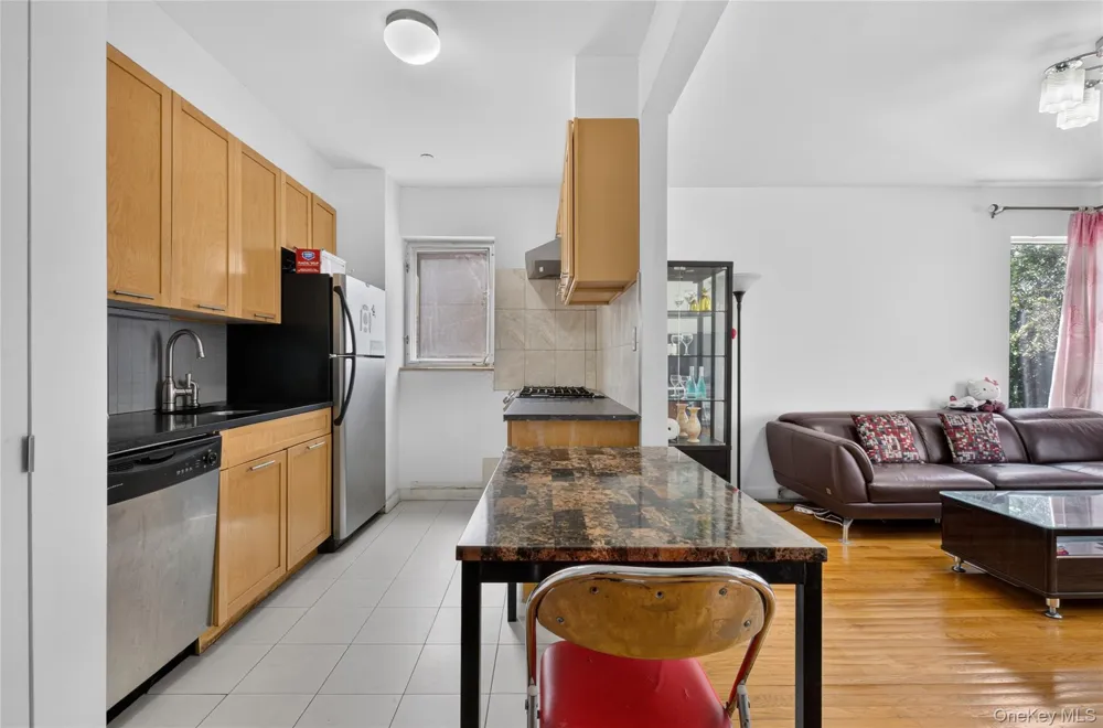 71-28 163rd Street #2A Fresh Meadows, NY 11365