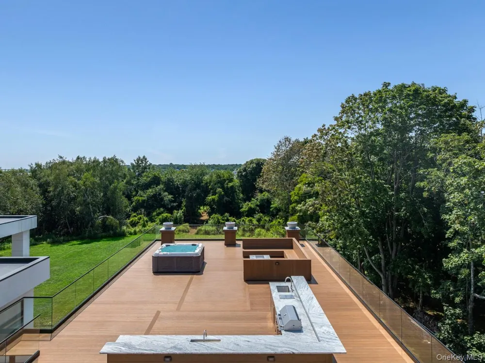 36 Old Neck Road S Center Moriches, NY 11934