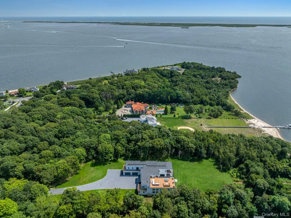 36 Old Neck Road S Center Moriches, NY 11934