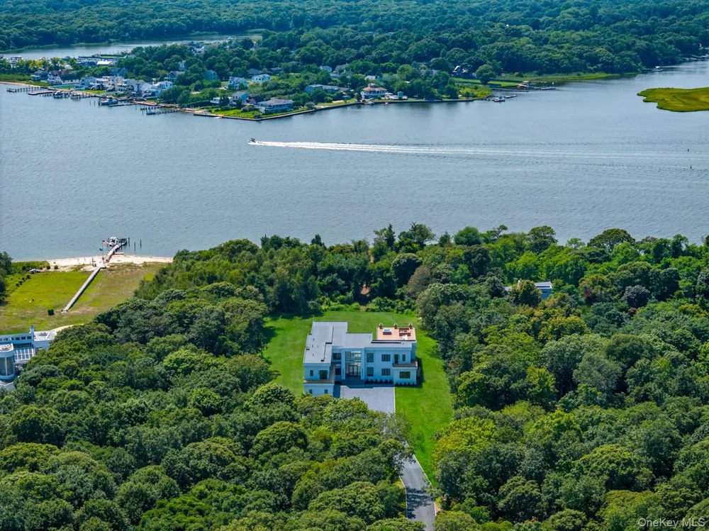 36 Old Neck Road S Center Moriches, NY 11934