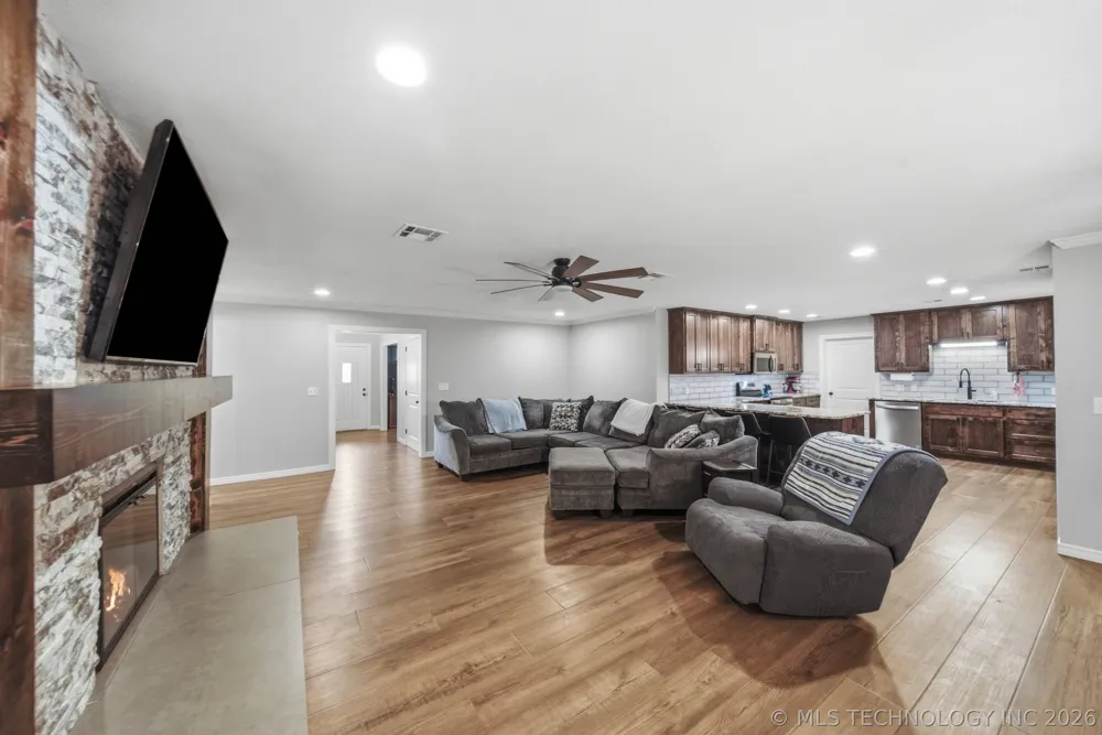 12123 S 4090 ROAD Oologah, OK 74053