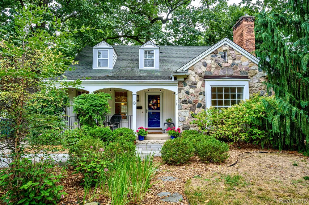 656 W Maplehurst Street Ferndale City, MI 48220