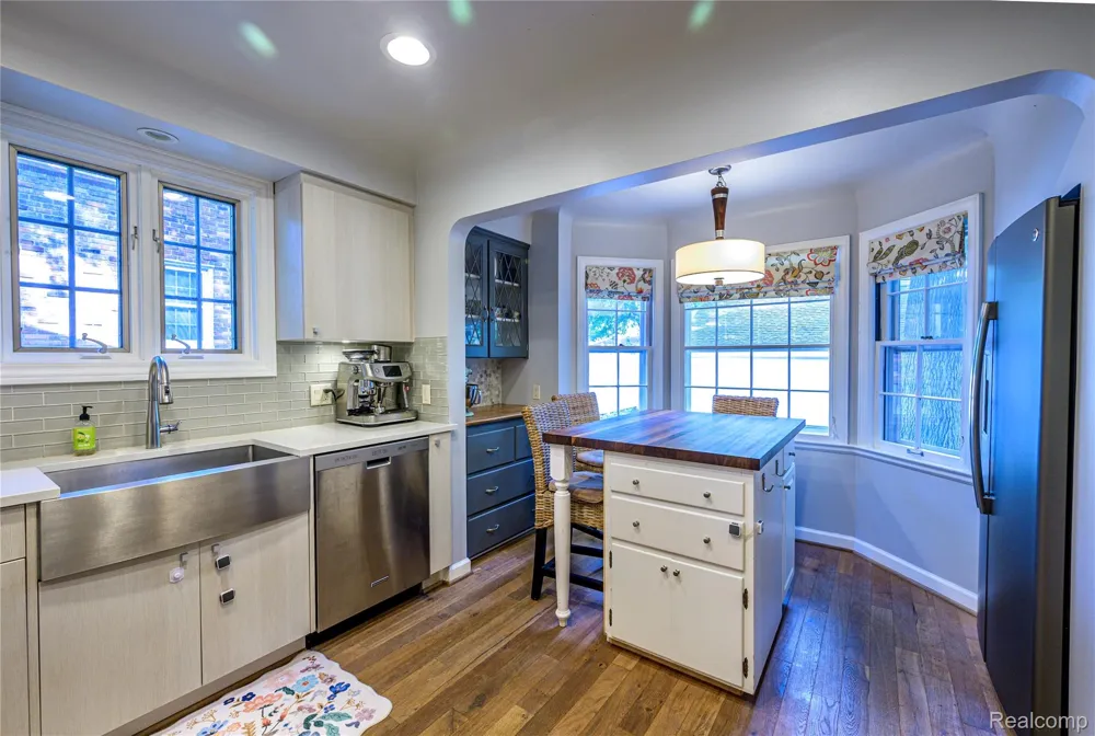 656 W Maplehurst Street Ferndale City, MI 48220